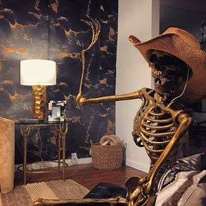 Meet your Posher, Caitlin